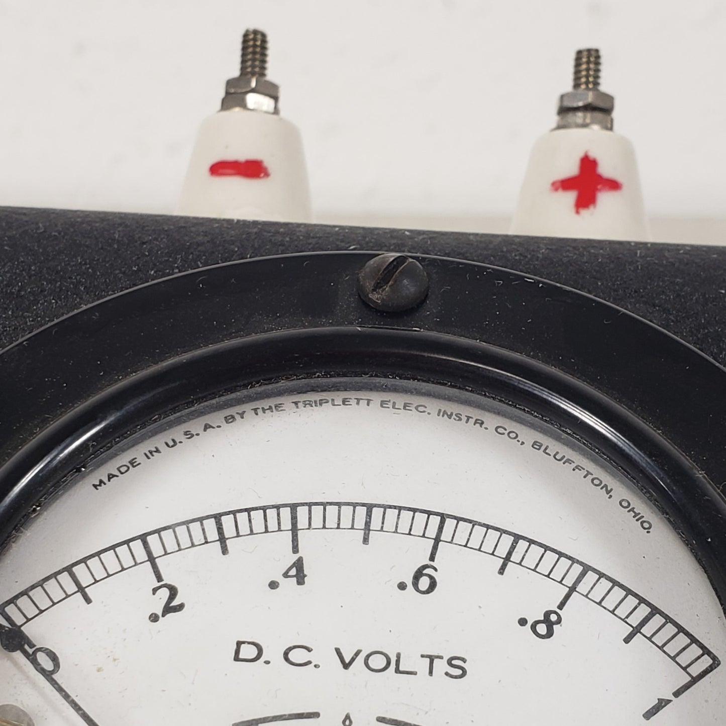 Vintage Tripplet 321 D.C Volt Meter 0-1 1000 OHMS Per Volt Metal Housing