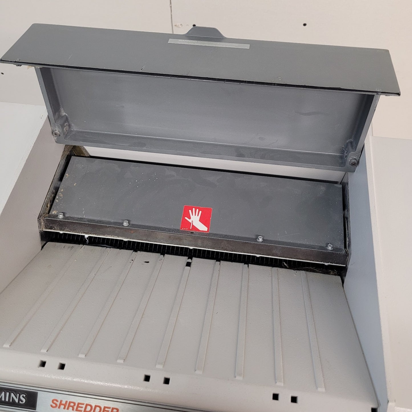 TESTED Cummins 195-9004-00 Strip Cut Paper Pro-Grade Commercial Shredder 195-04
