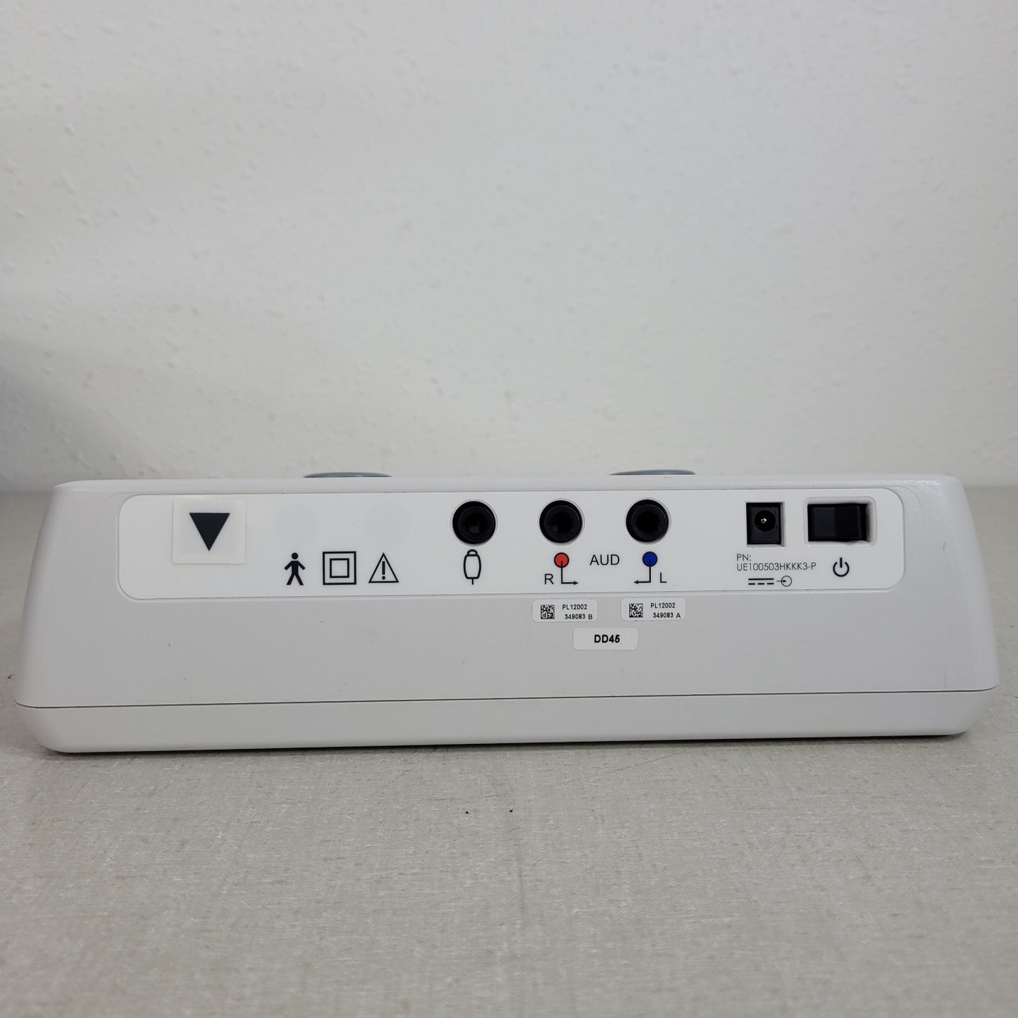TESTED WORKS Grason Stadler GSI 18 Audiometer DC Power Brick Headphones Hearing