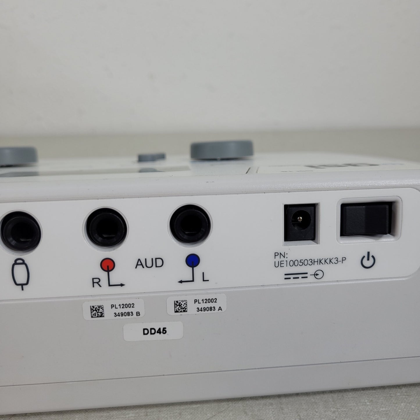 TESTED WORKS Grason Stadler GSI 18 Audiometer DC Power Brick Headphones Hearing
