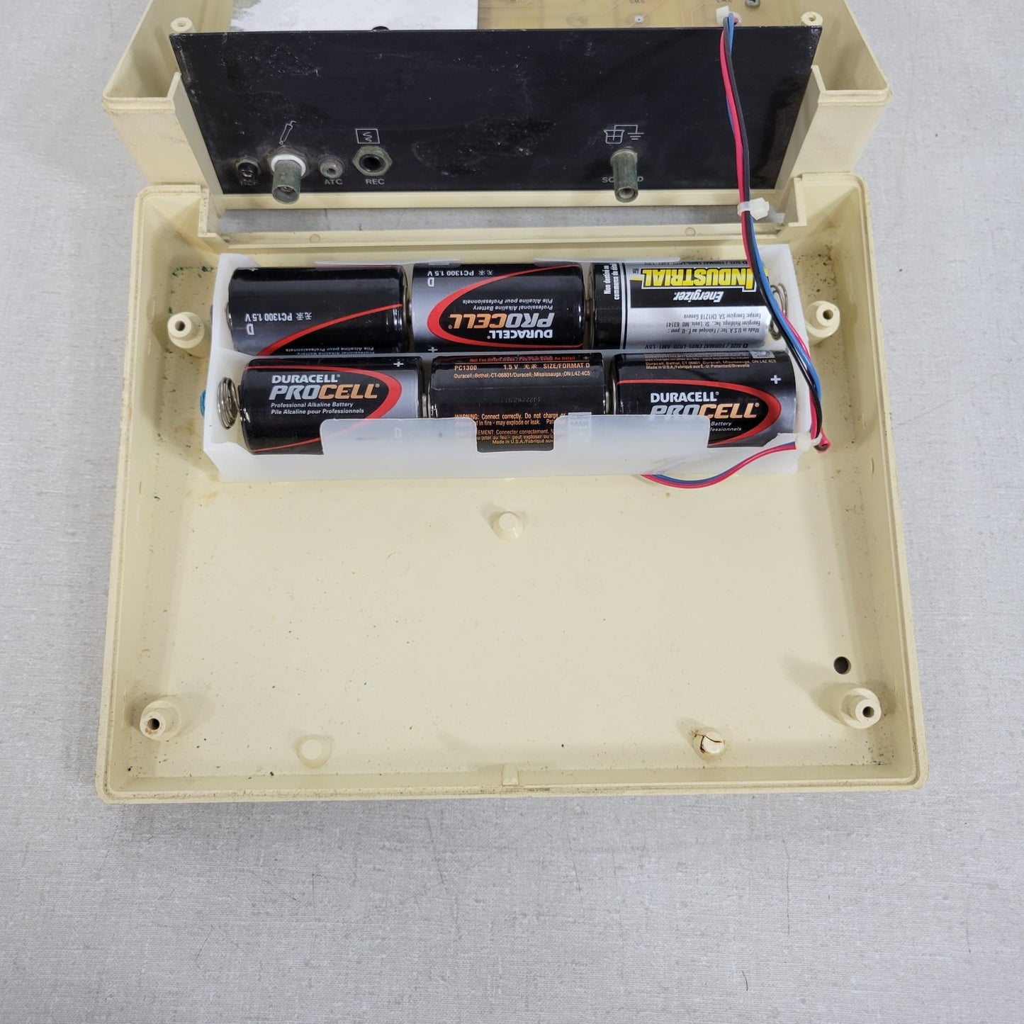 Beckman PHI 31 Precision Digital Display pH Meter Battery Powered 9V DC