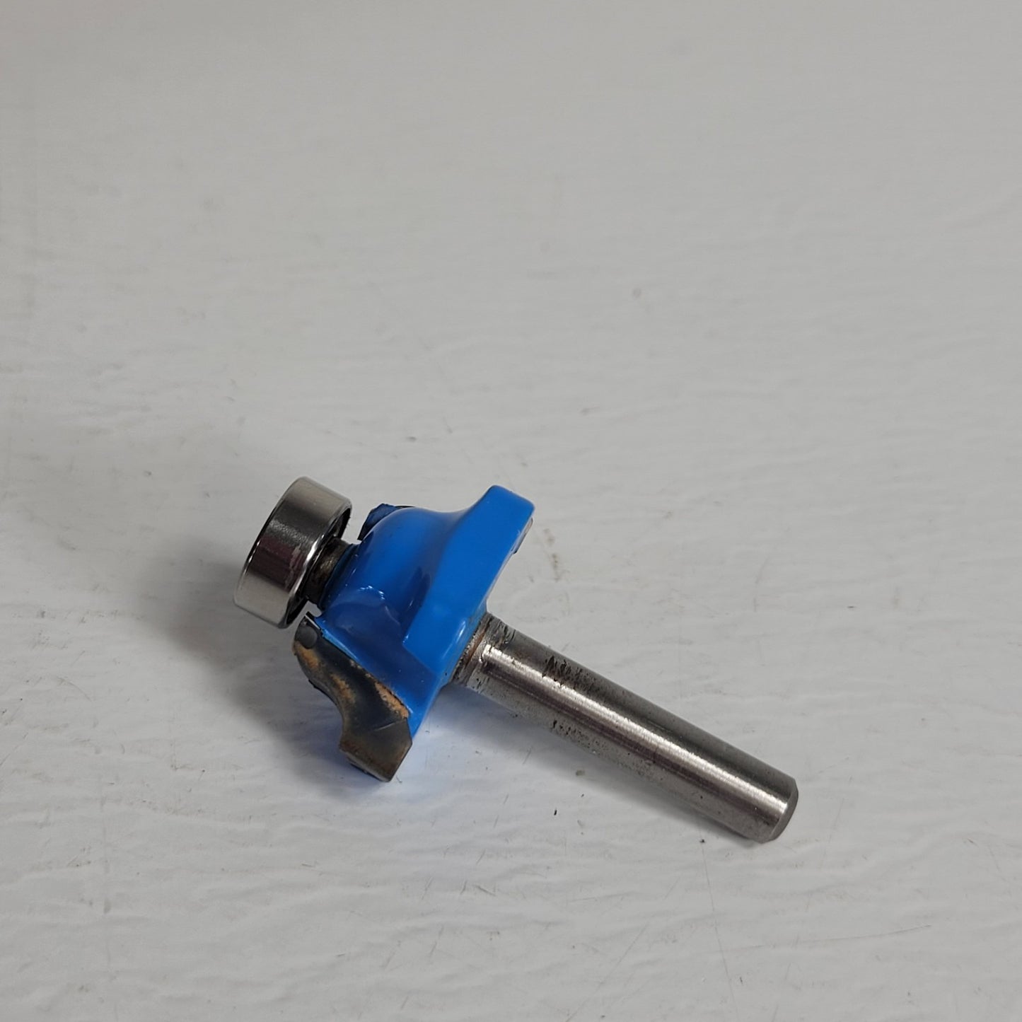 Wooden Router Bit Box with Six 1/4" Router Bits Bosch 1-1/2-in Rabbeting Bit