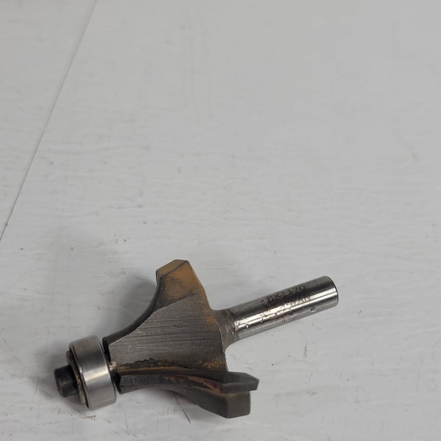 Wooden Router Bit Box with Six 1/4" Router Bits Bosch 1-1/2-in Rabbeting Bit