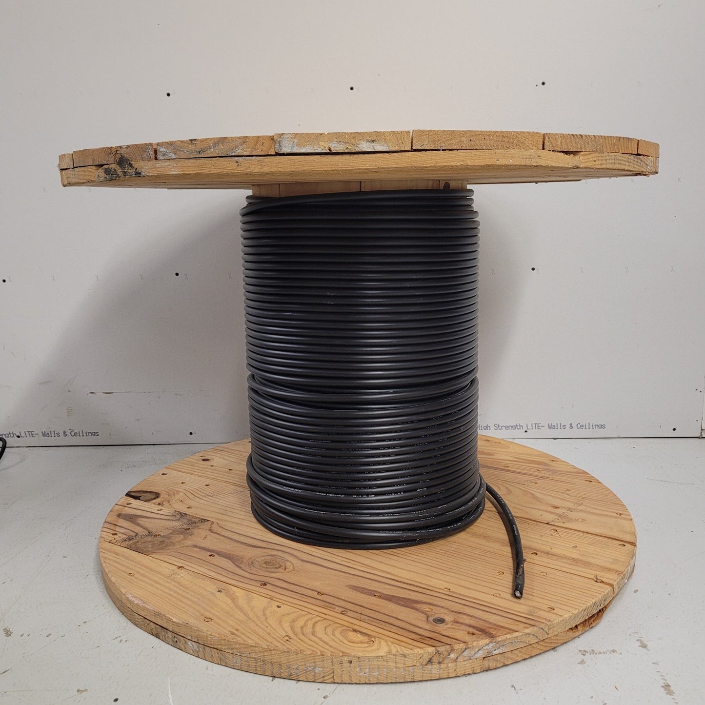 PRICE PER FOOT- Superior Essex Optical Fiber Communications Cable 02-12 24 SMF