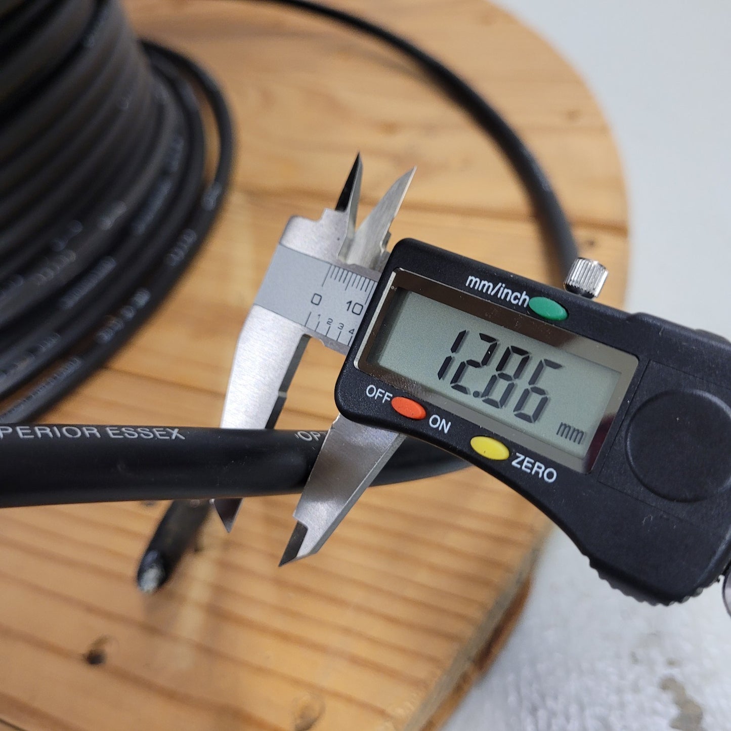 PRICE PER FOOT- Superior Essex Optical Fiber Communications Cable 02-12 24 SMF