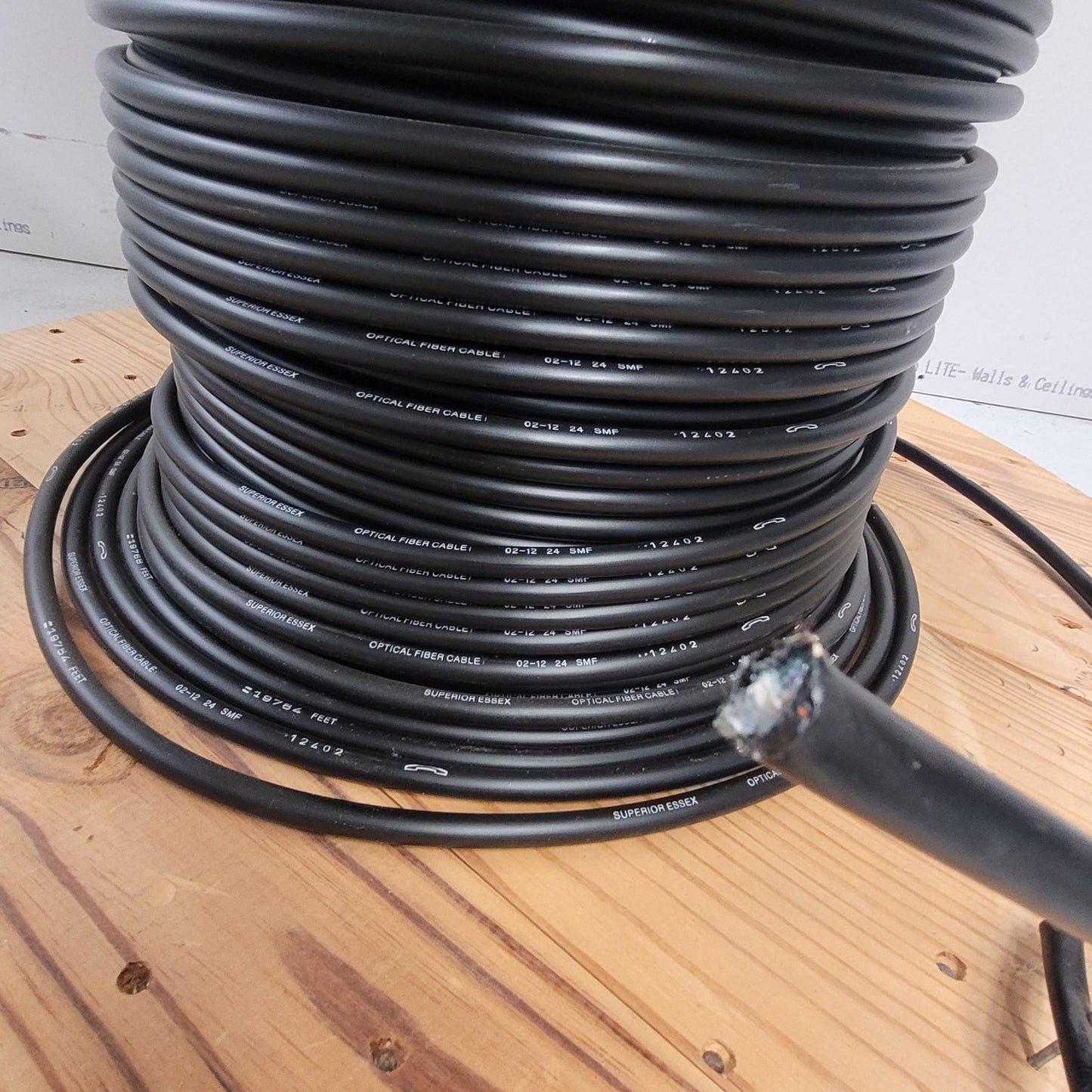 PRICE PER FOOT- Superior Essex Optical Fiber Communications Cable 02-12 24 SMF