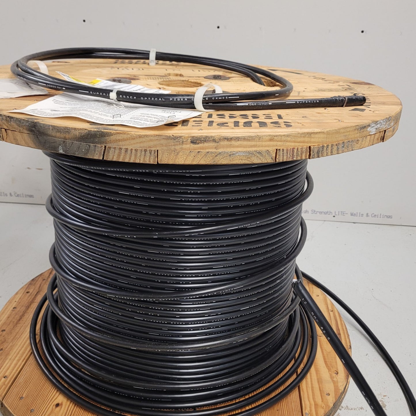 PRICE PER FOOT- Superior Essex OSP Fiber Optical Cable 04-05 12 MMF 62.5 Comm