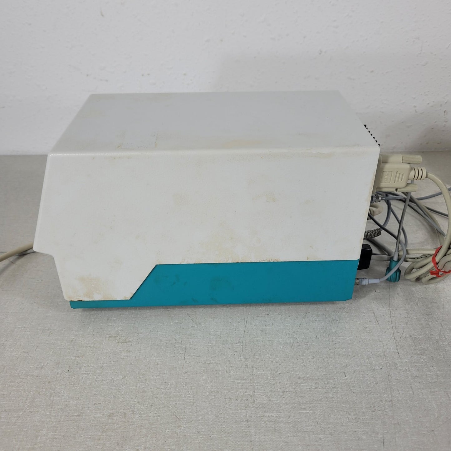 Metrohm 831 KF Coulometer Titration Device and Keyboard w/ 703 Ti Stand