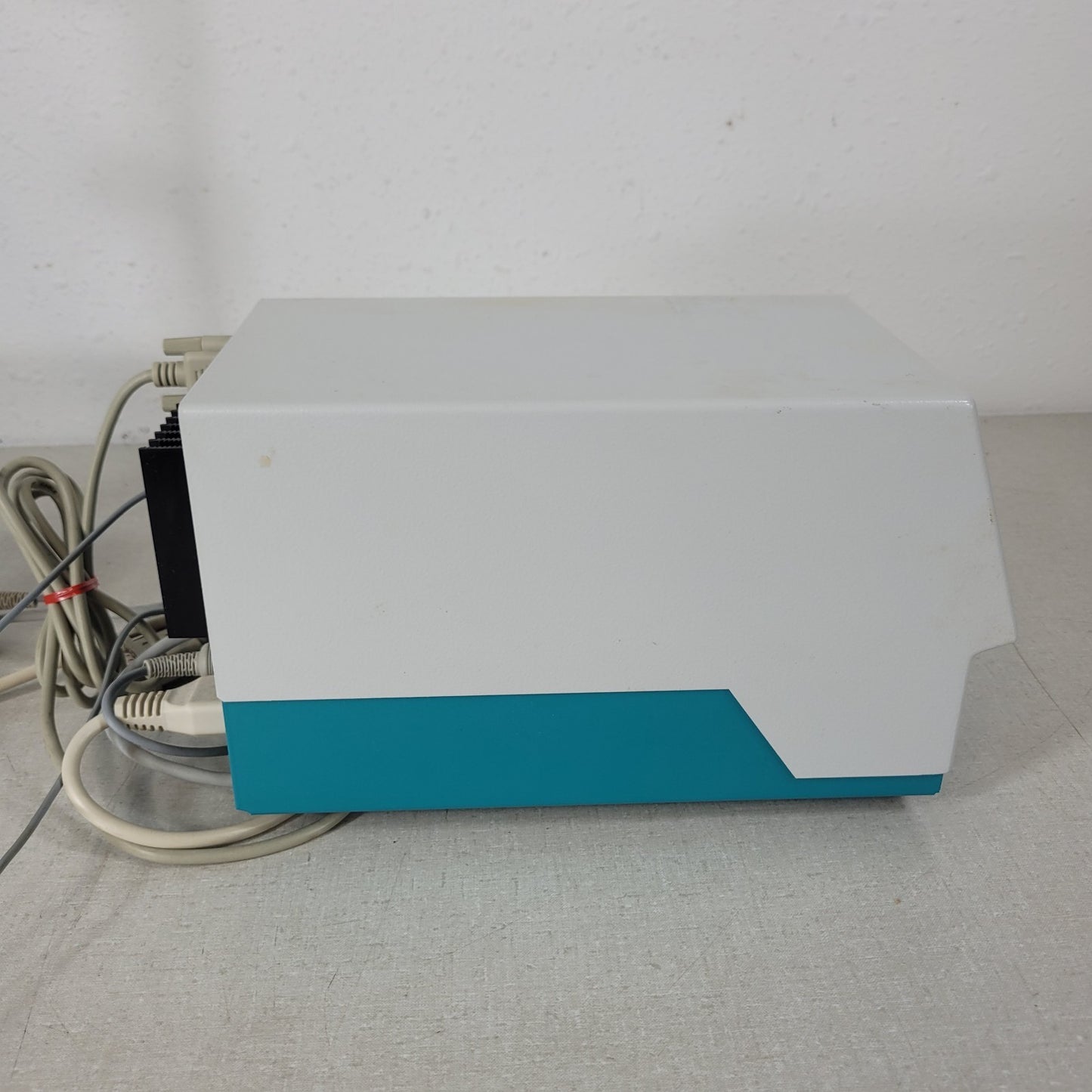 Metrohm 831 KF Coulometer Titration Device and Keyboard w/ 703 Ti Stand