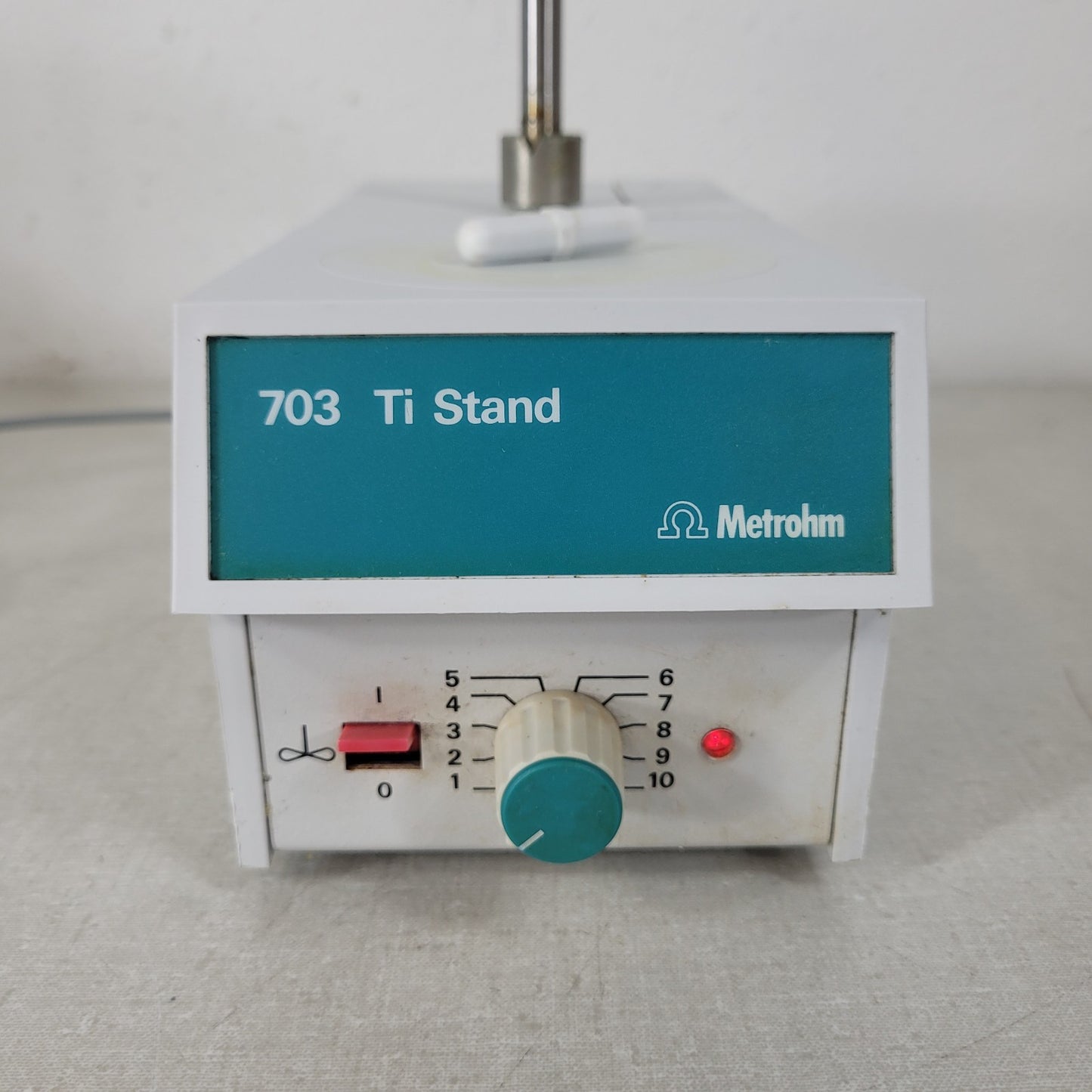 Metrohm 831 KF Coulometer Titration Device and Keyboard w/ 703 Ti Stand
