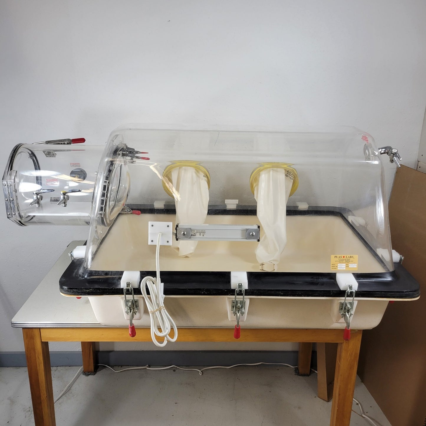 Tested Plas Labs Fisher 818GB Inert Gas Glovebox Positive Pressure and Vacuum