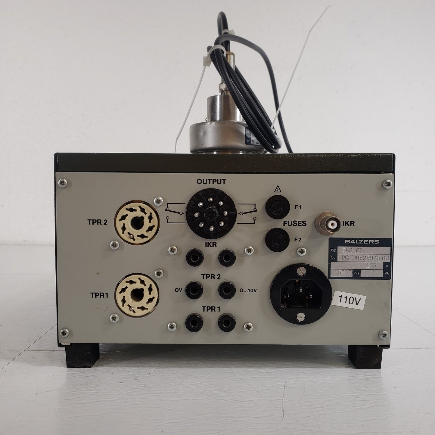 Balzers PKG 020 Pirani-Cold Cathode Vacuum Controller Balzers w/ IKR 020 Gauge