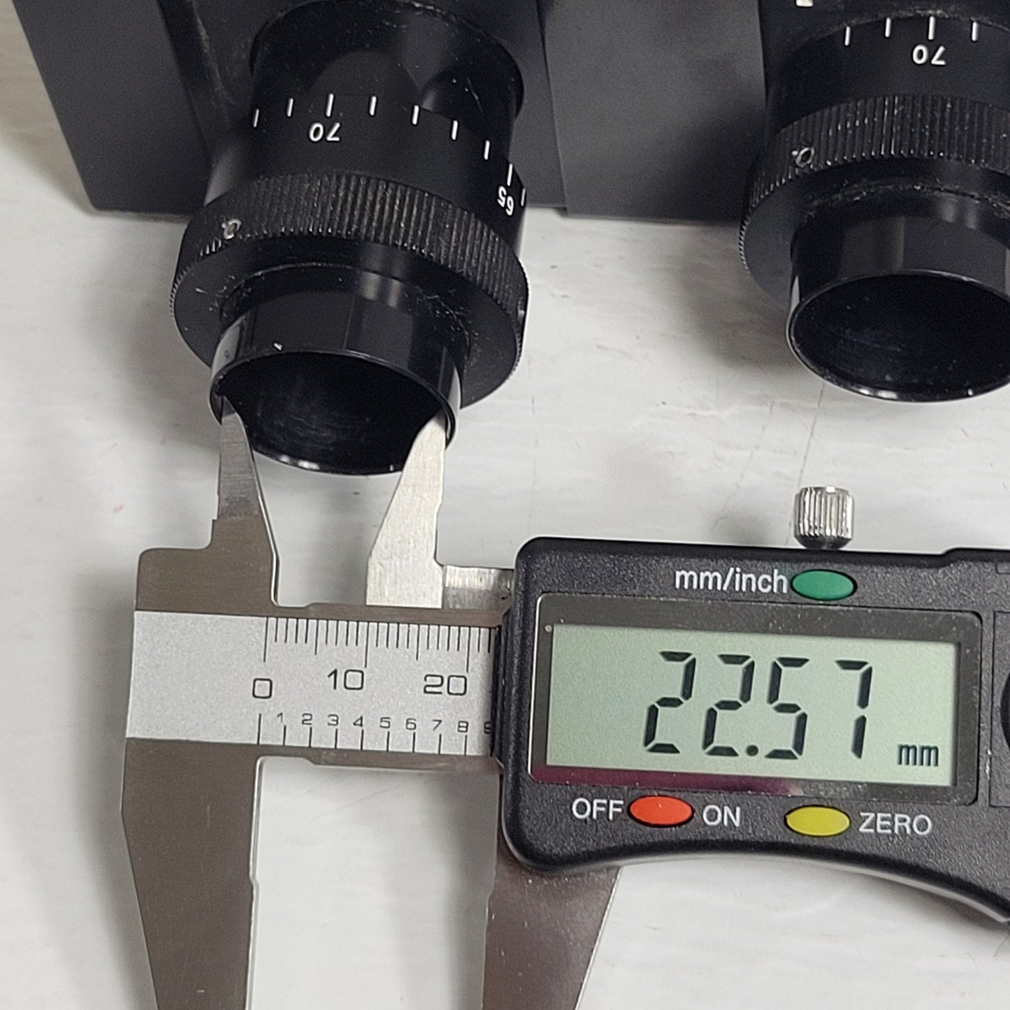 Vintage Bio-Rad UMA-500 Trinocular Microscope Head Adjustable Uses 22mm Eyepxs
