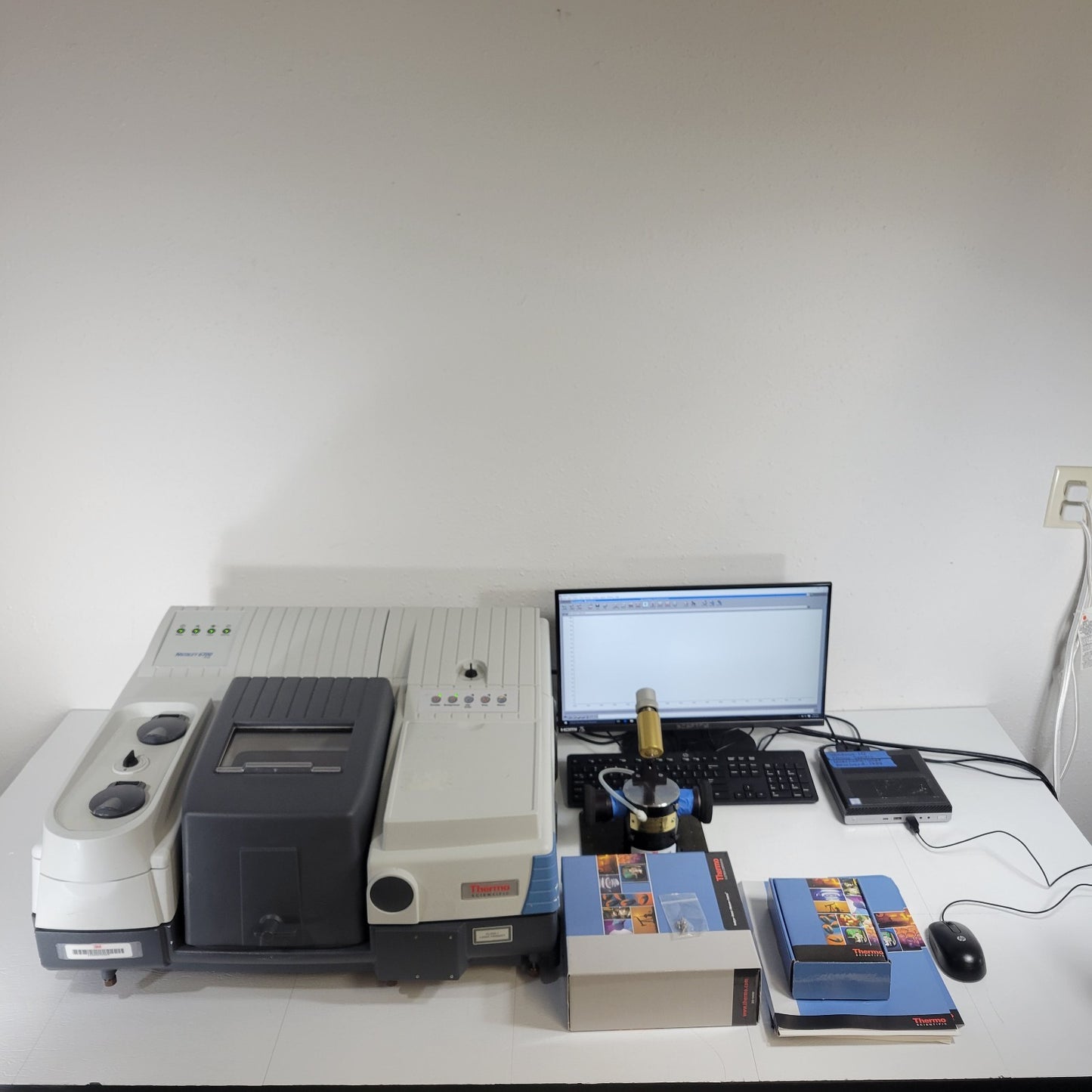 TESTED Thermo Nicolet 6700 FT-IR Spectrometer w/ Thunderdome ATR, PC, Software