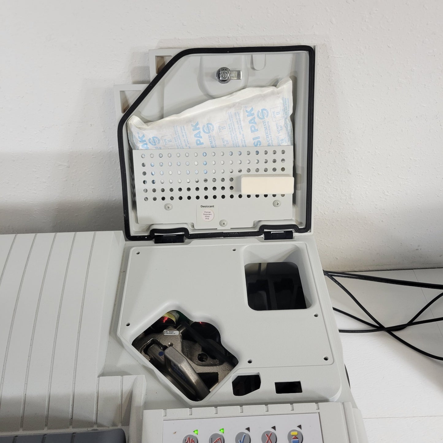 TESTED Thermo Nicolet 6700 FT-IR Spectrometer w/ Thunderdome ATR, PC, Software