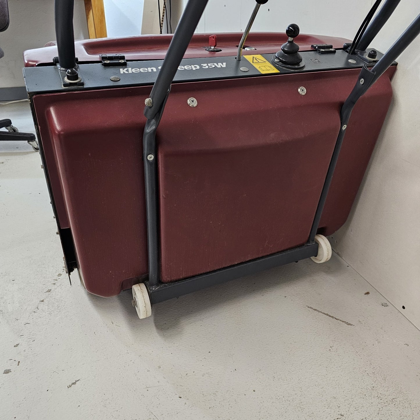 Minuteman Kleen Sweep KS 35W Battery Commercial Walk Behind Floor Sweeper Hall