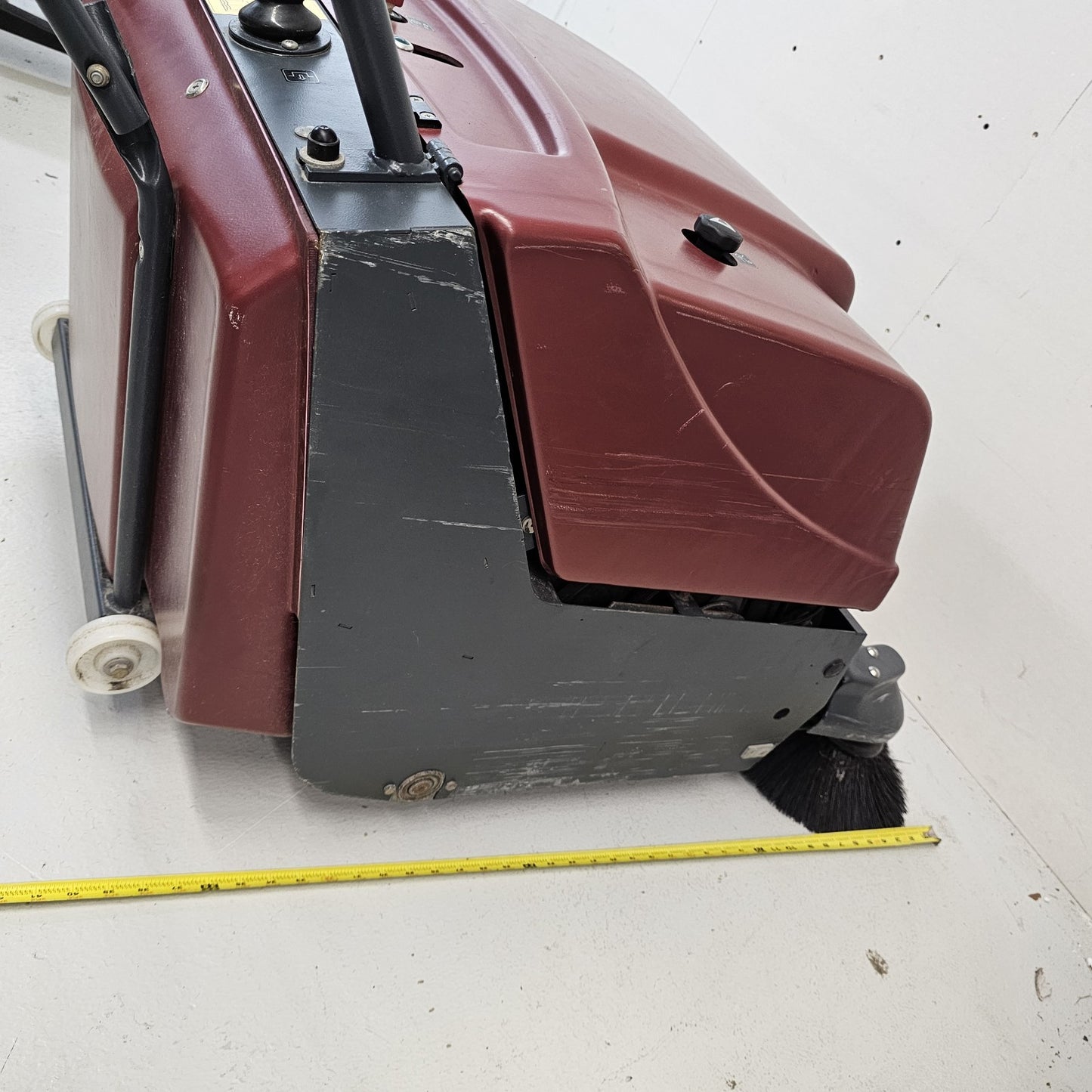 Minuteman Kleen Sweep KS 35W Battery Commercial Walk Behind Floor Sweeper Hall