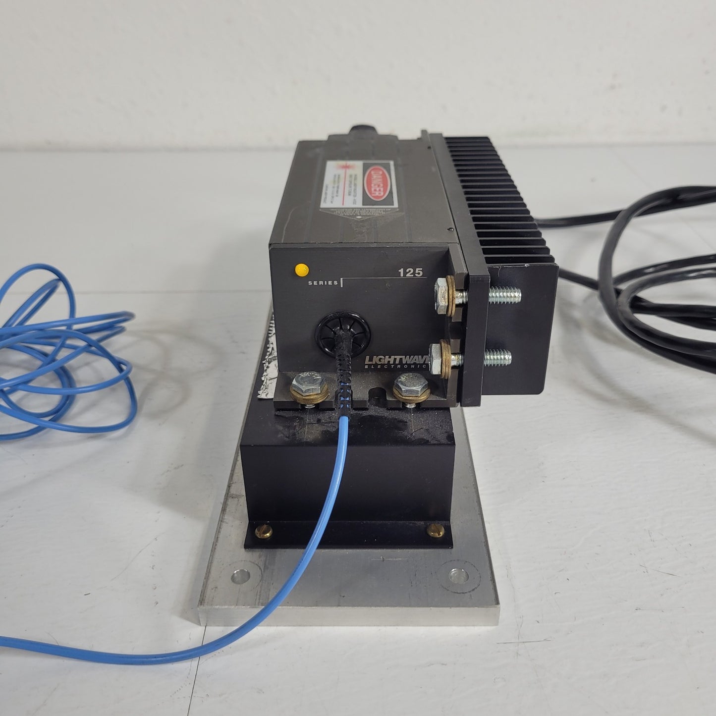 TESTED Lightwave 125 Diode Power Supply w/ 125-1319-100 IR Laser Head 1319nm