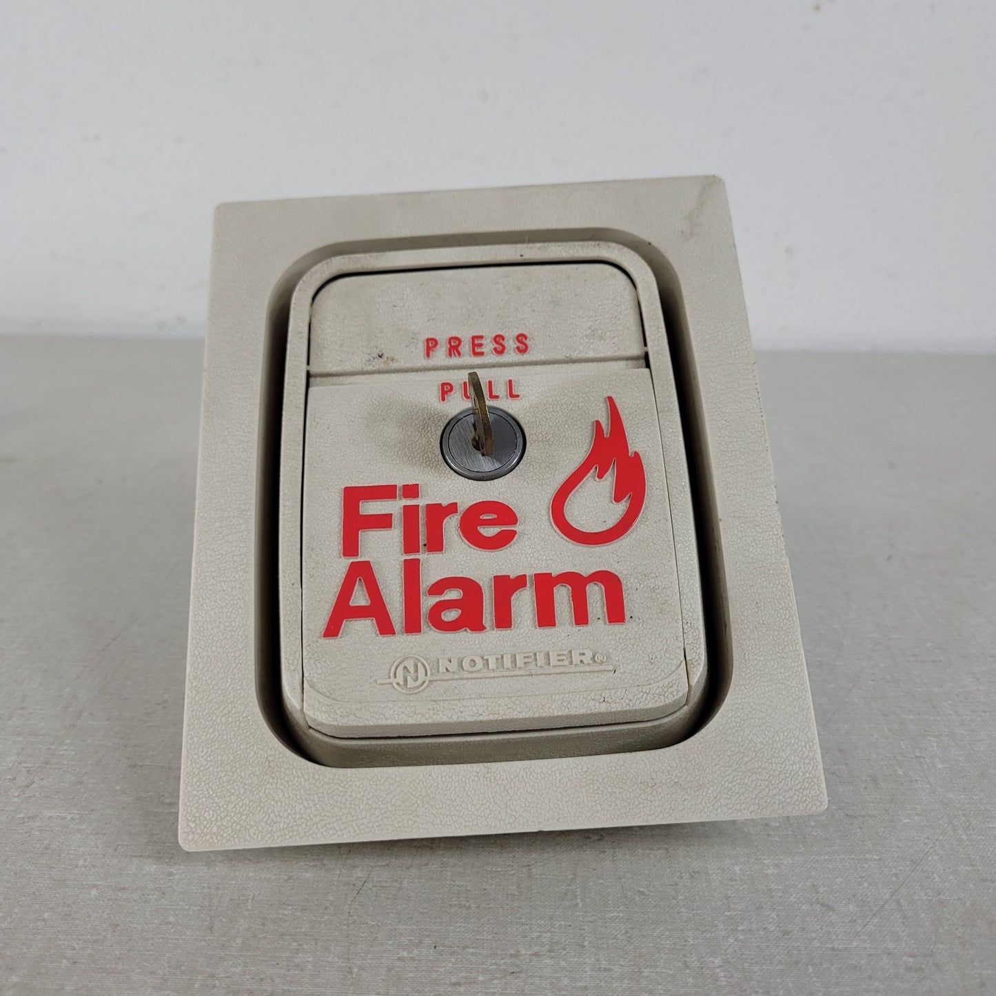 Notifier LG-1 Fire Alarm Control Module Case Press Pull Switch Box