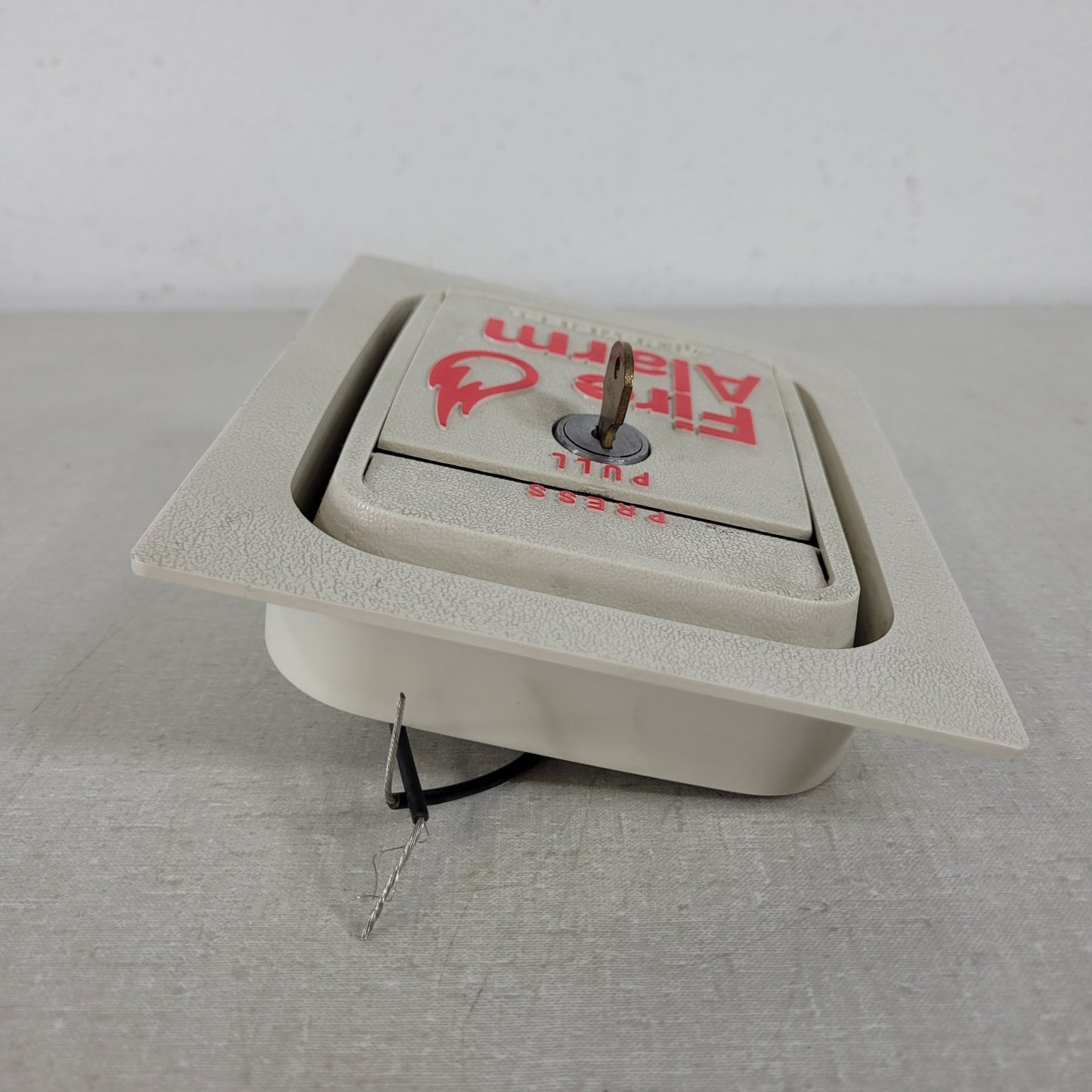 Notifier LG-1 Fire Alarm Control Module Case Press Pull Switch Box