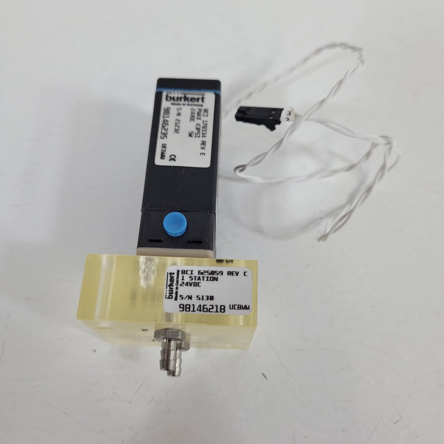 Burkert 178334 Solenoid Valve 625059 Manifold 24VDC 5W 43psi Max NC Operation