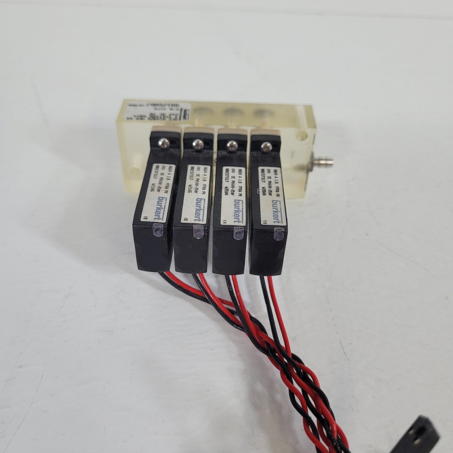 Burkert B14025 Solenoid Valve 24VDC 29psi Max UC9MN Normally Closed Operation