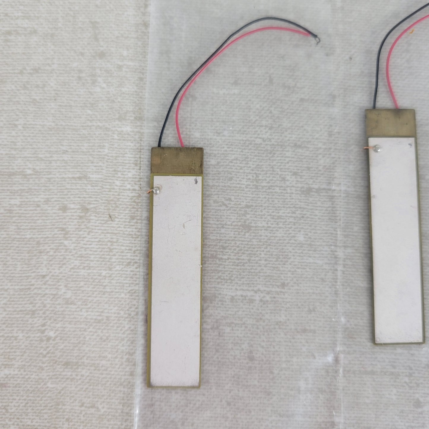 *Lot of 4* PiezoDrive BA4510 Piezoelectric 1mm Bender ±100V Resonance 170Hz