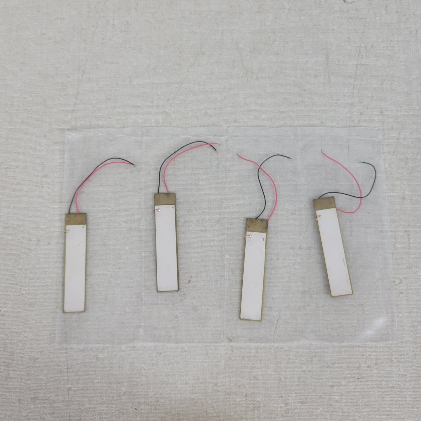 *Lot of 4* PiezoDrive BA4510 Piezoelectric 1mm Bender ±100V Resonance 170Hz