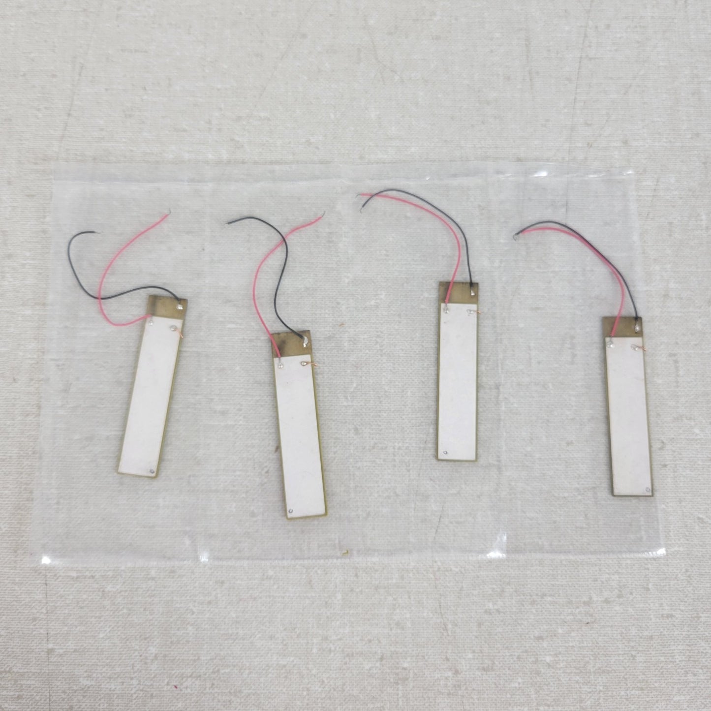 *Lot of 4* PiezoDrive BA4510 Piezoelectric 1mm Bender ±100V Resonance 170Hz