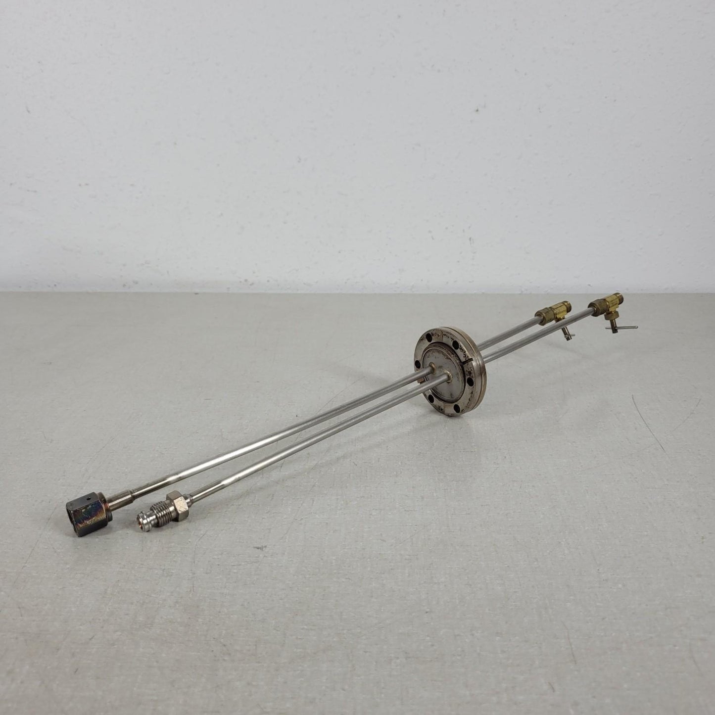 Two-Tube Gas Feedthrough VCR High Vacuum UHV 2.75" CF DN35CF Conflat Flange