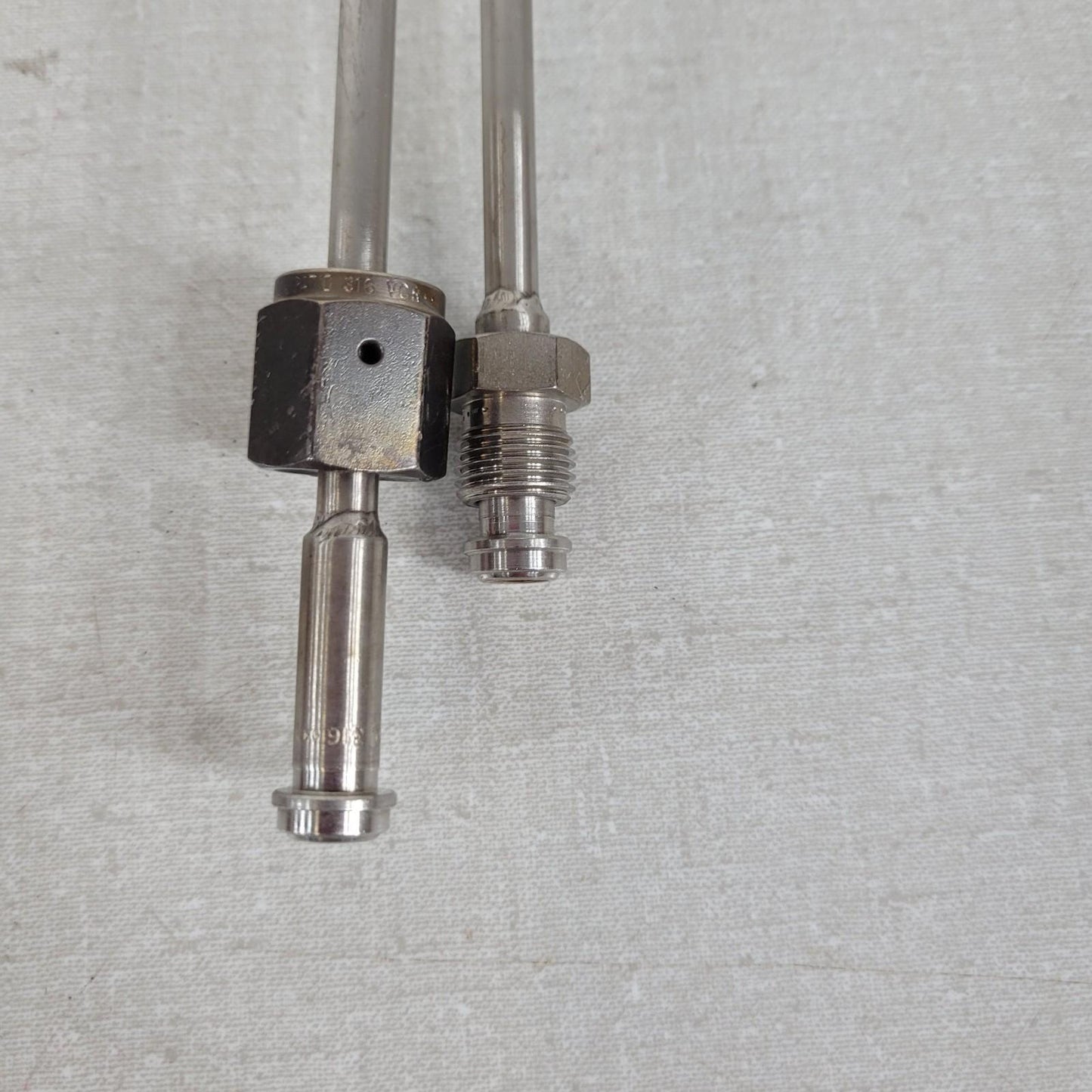 Two-Tube Gas Feedthrough VCR High Vacuum UHV 2.75" CF DN35CF Conflat Flange