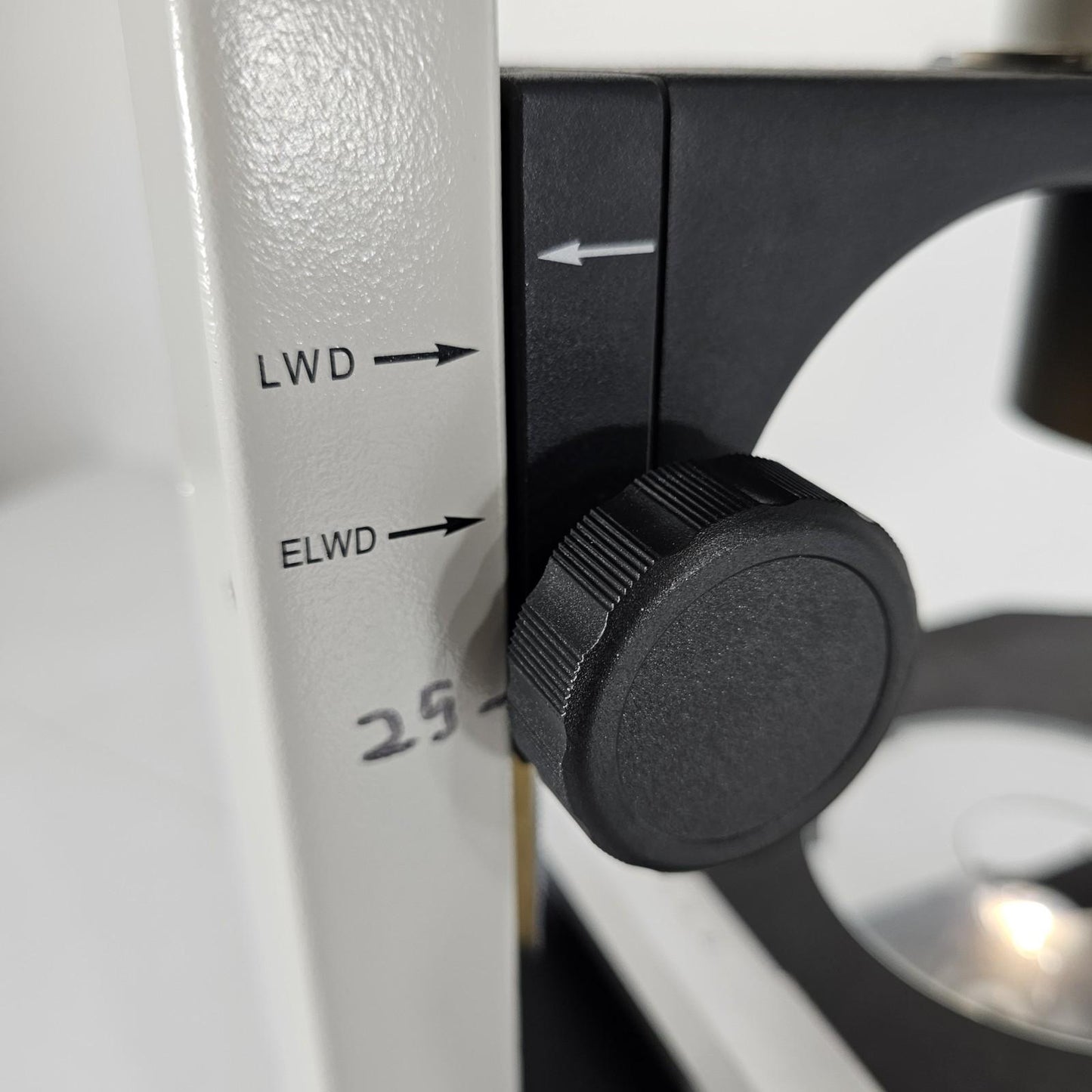 TESTED- VWR 89404-462 Trinocular Inverted Phase Contrast Microscope w Objectives