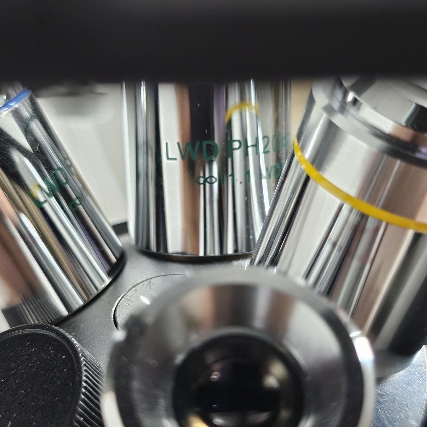 TESTED- VWR 89404-462 Trinocular Inverted Phase Contrast Microscope w Objectives