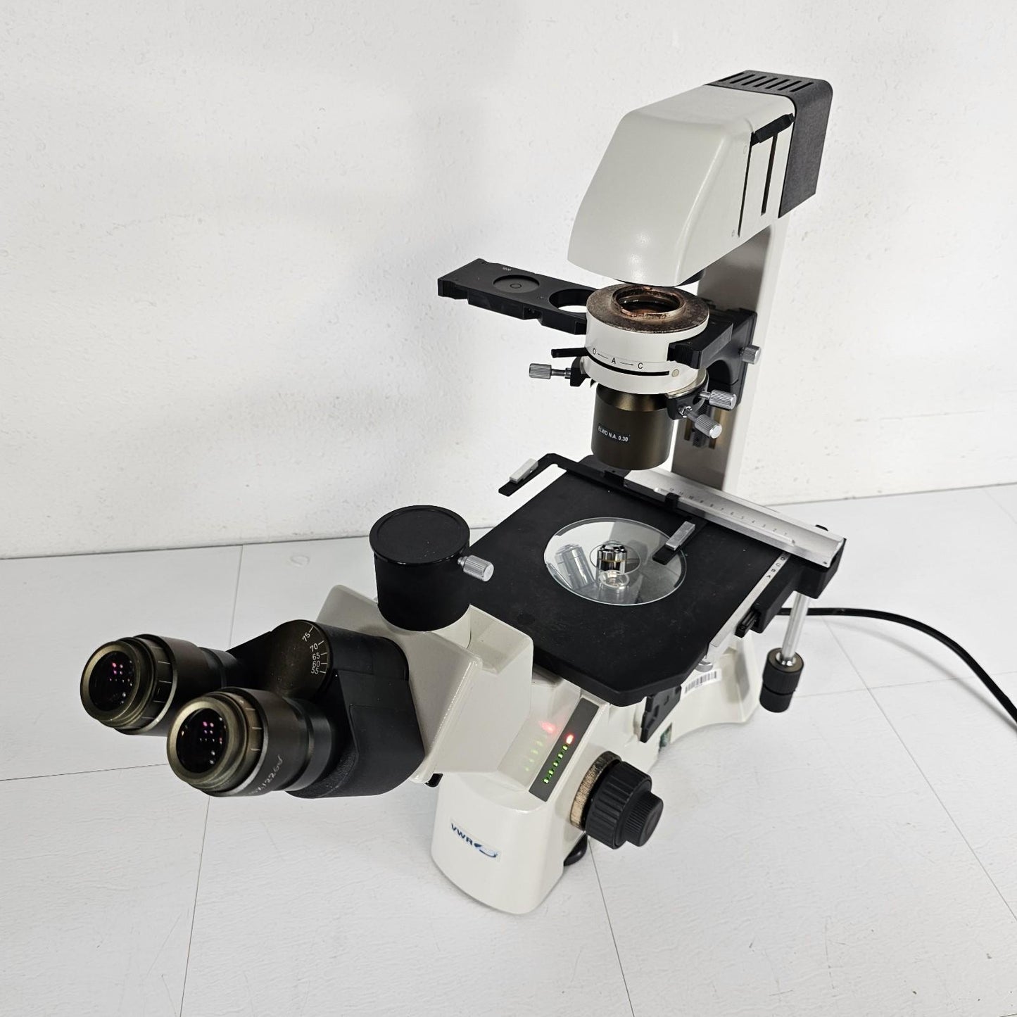 TESTED- VWR 89404-462 Trinocular Inverted Phase Contrast Microscope w Objectives