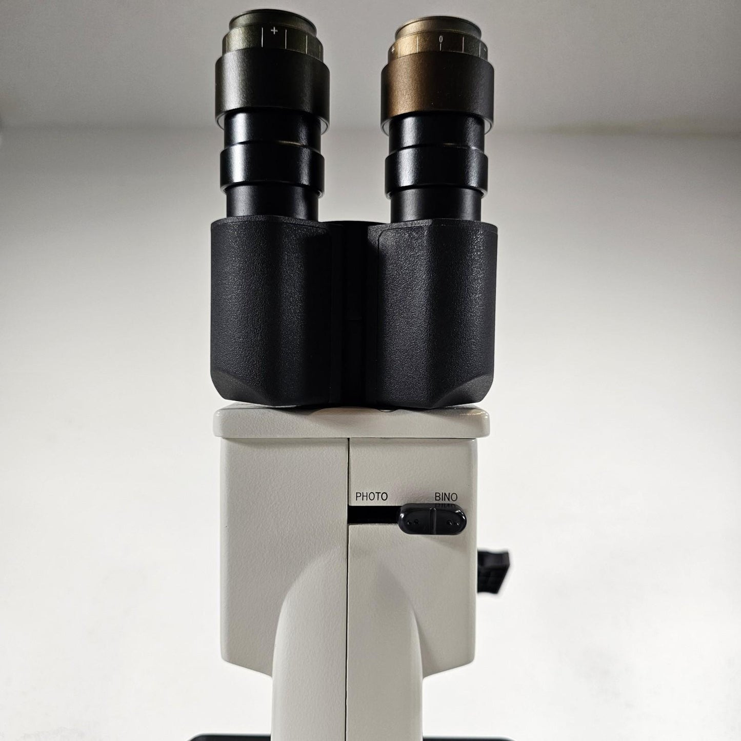 TESTED- VWR 89404-462 Trinocular Inverted Phase Contrast Microscope w Objectives