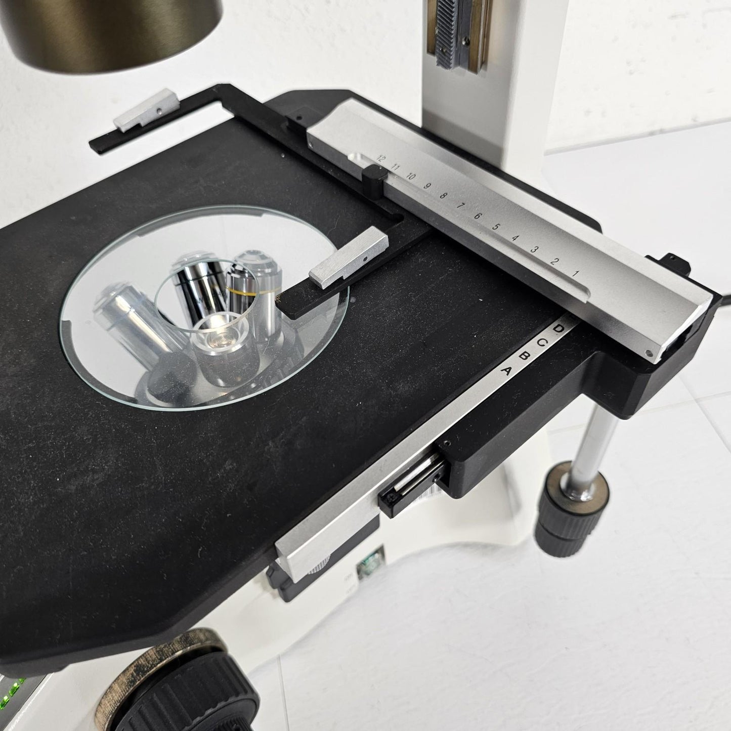 TESTED- VWR 89404-462 Trinocular Inverted Phase Contrast Microscope w Objectives