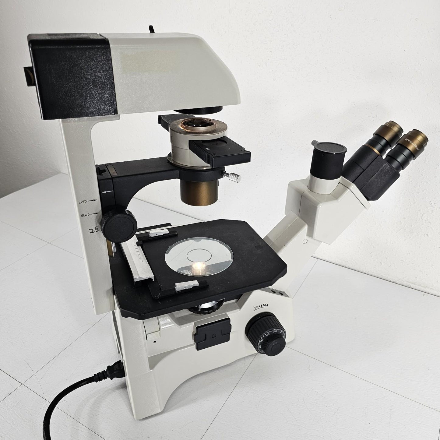 TESTED- VWR 89404-462 Trinocular Inverted Phase Contrast Microscope w Objectives
