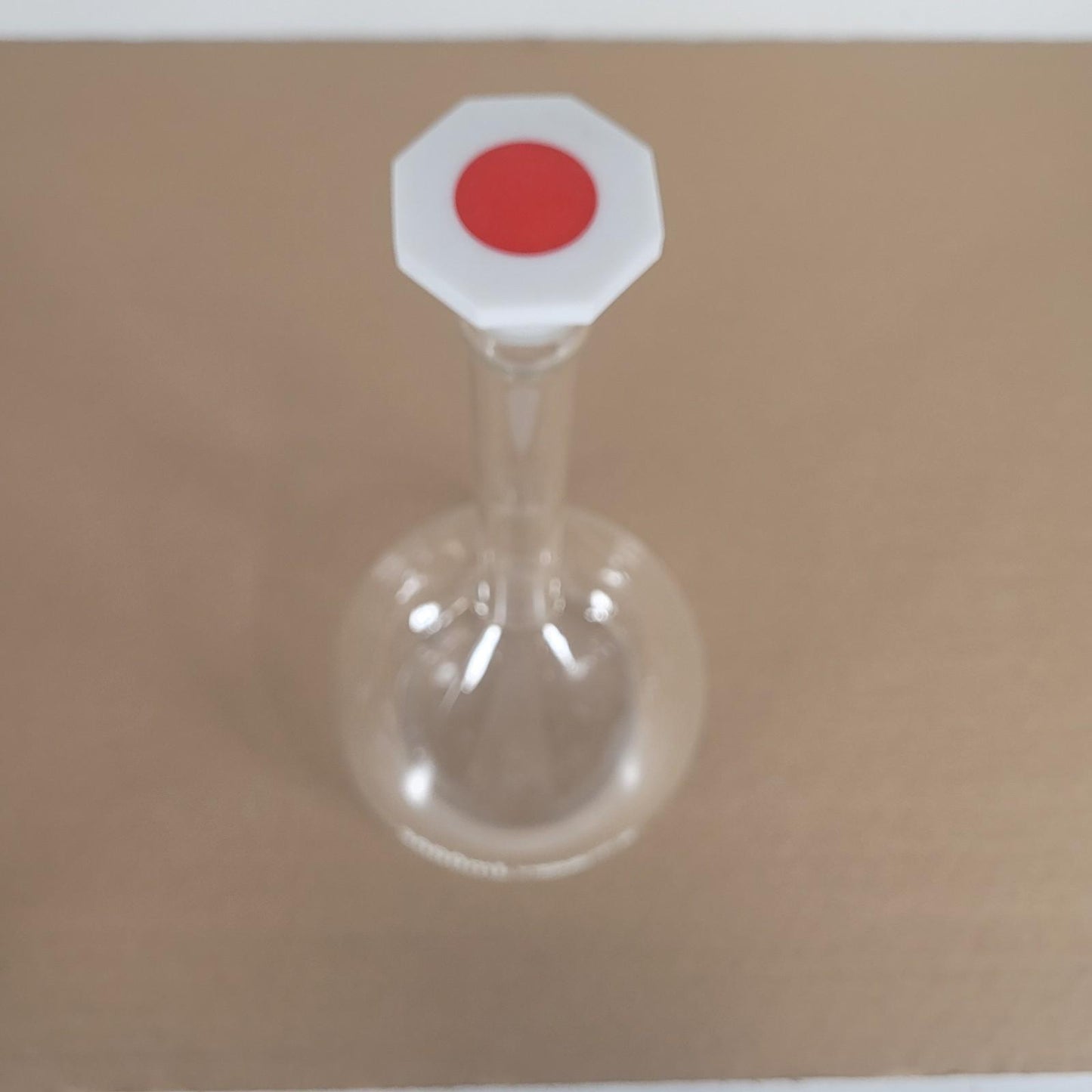 VWR 10546-002 2000mL (2L) Borosilicate Glass Volumetric Flask w/ Stopper