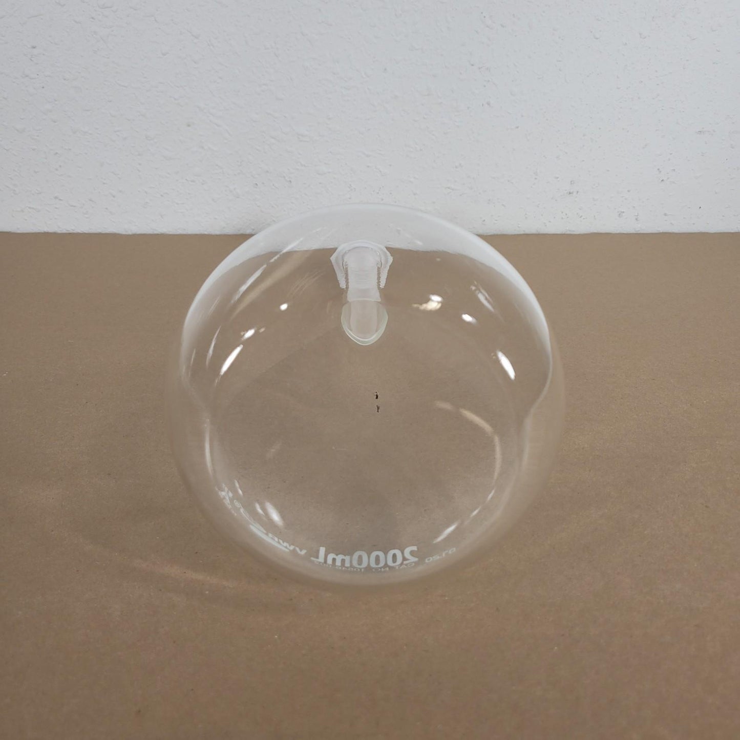 VWR 10546-002 2000mL (2L) Borosilicate Glass Volumetric Flask w/ Stopper
