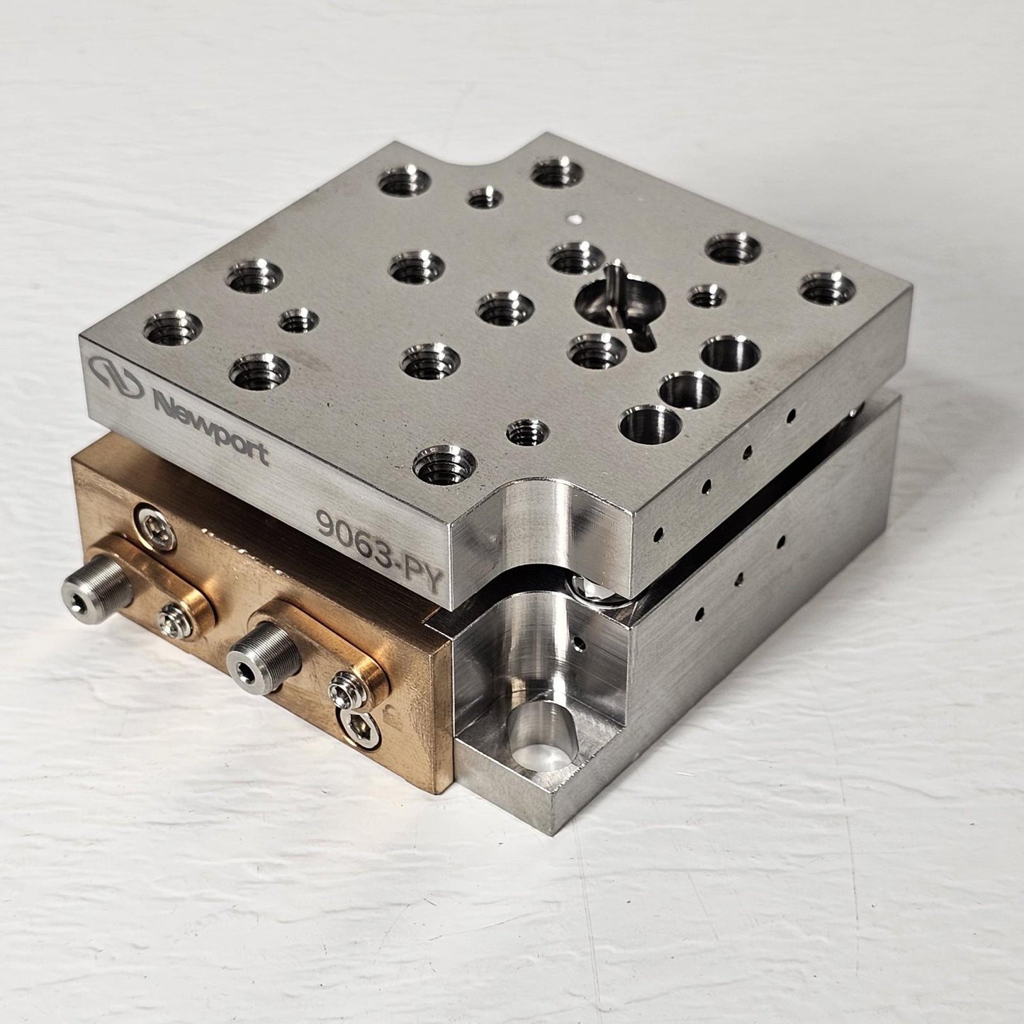 Newport 9063-PY Precision Two-Axis Tilt platform Stage 65x65mm 2° Rotation