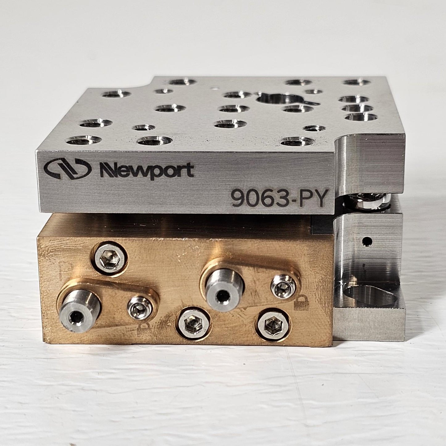 Newport 9063-PY Precision Two-Axis Tilt platform Stage 65x65mm 2° Rotation