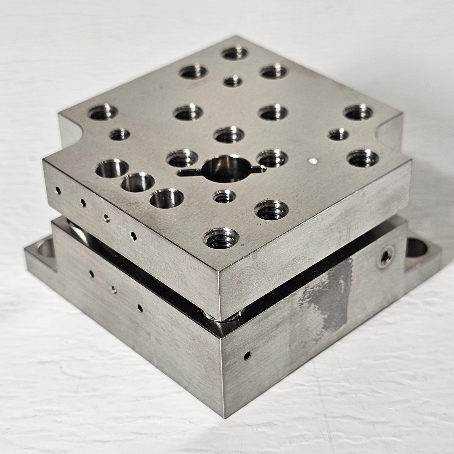 Newport 9063-PY Precision Two-Axis Tilt platform Stage 65x65mm 2° Rotation