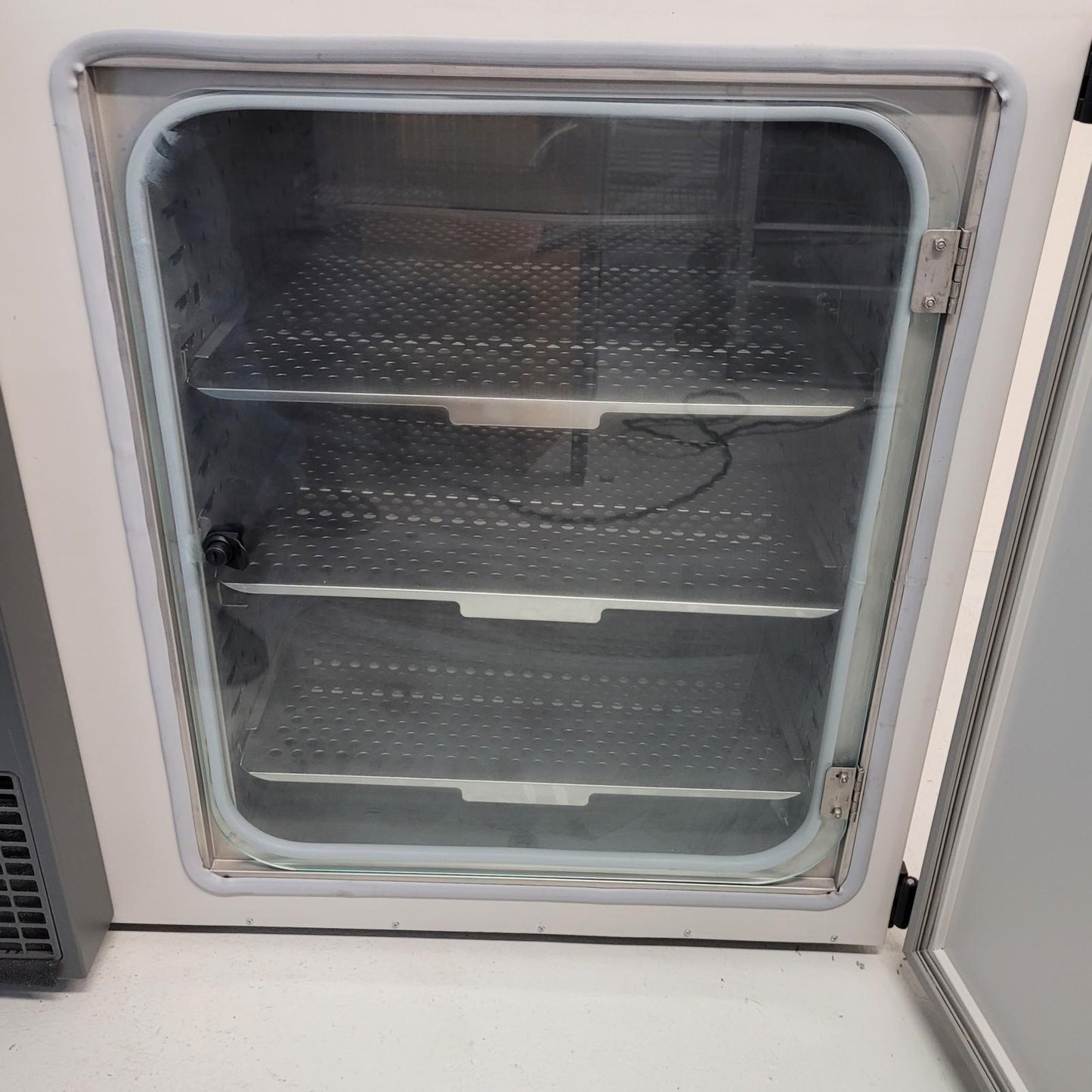 TESTED Caron 6010-1 Temperature & Humidity Environmental Test Chamber 10 Cu Ft.