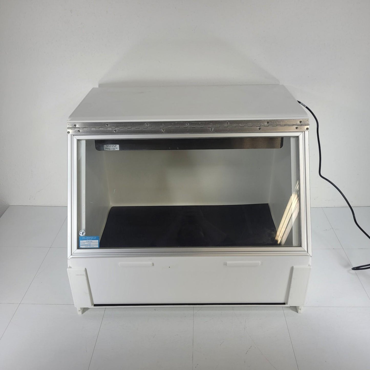 CBS P-030-202 PCR Workstation UV and Fluorescent Light 110V Dead Air Box