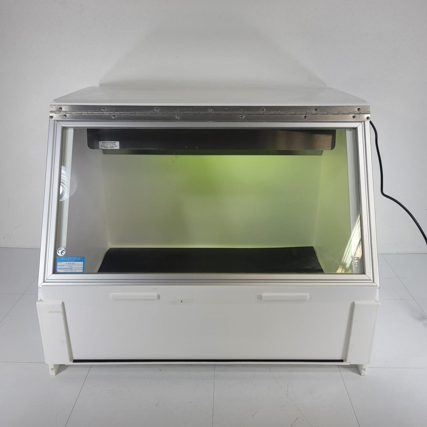 CBS P-030-202 PCR Workstation UV and Fluorescent Light 110V Dead Air Box