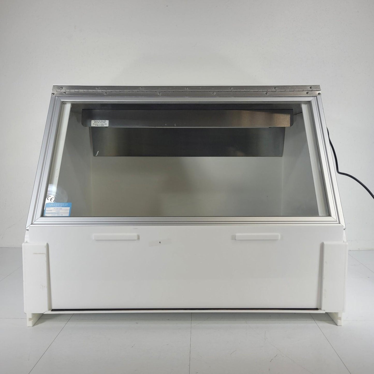 CBS P-030-202 PCR Workstation UV and Fluorescent Light 110V Dead Air Box
