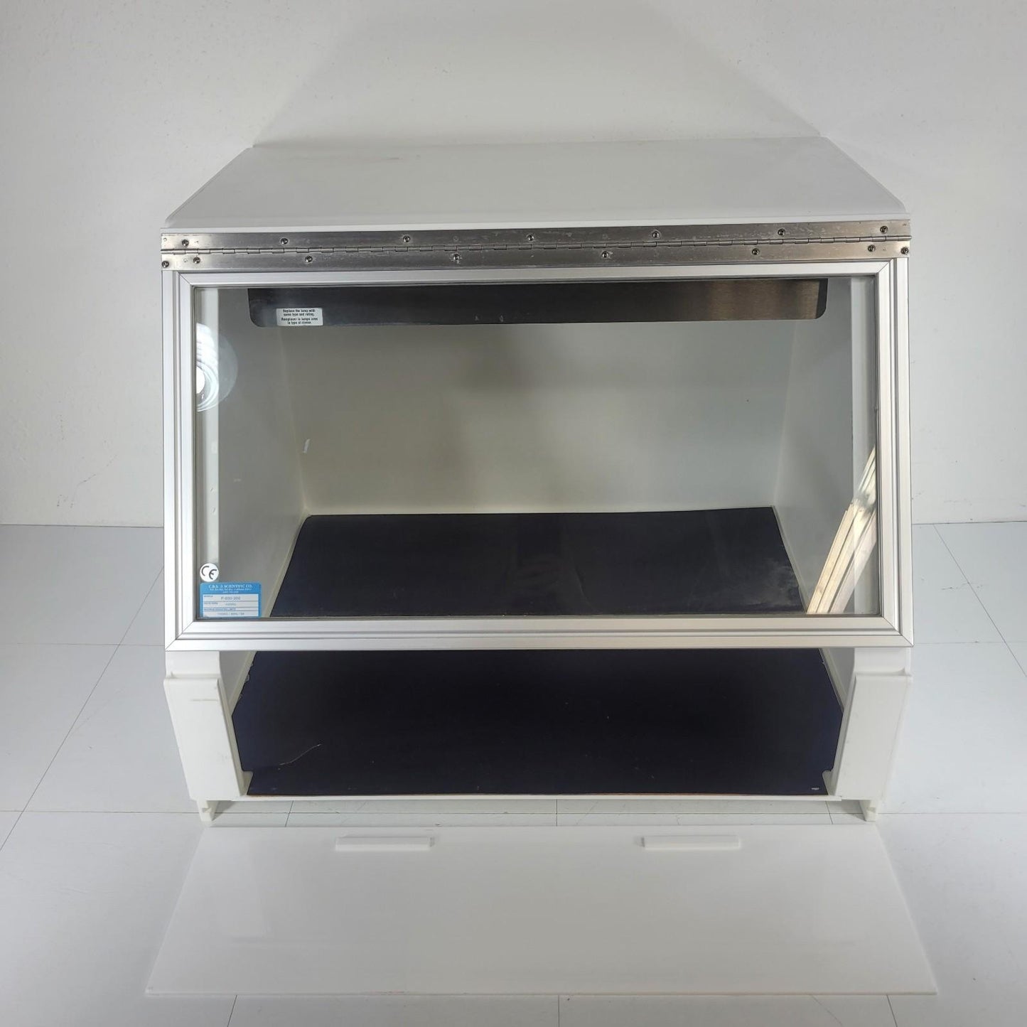 CBS P-030-202 PCR Workstation UV and Fluorescent Light 110V Dead Air Box