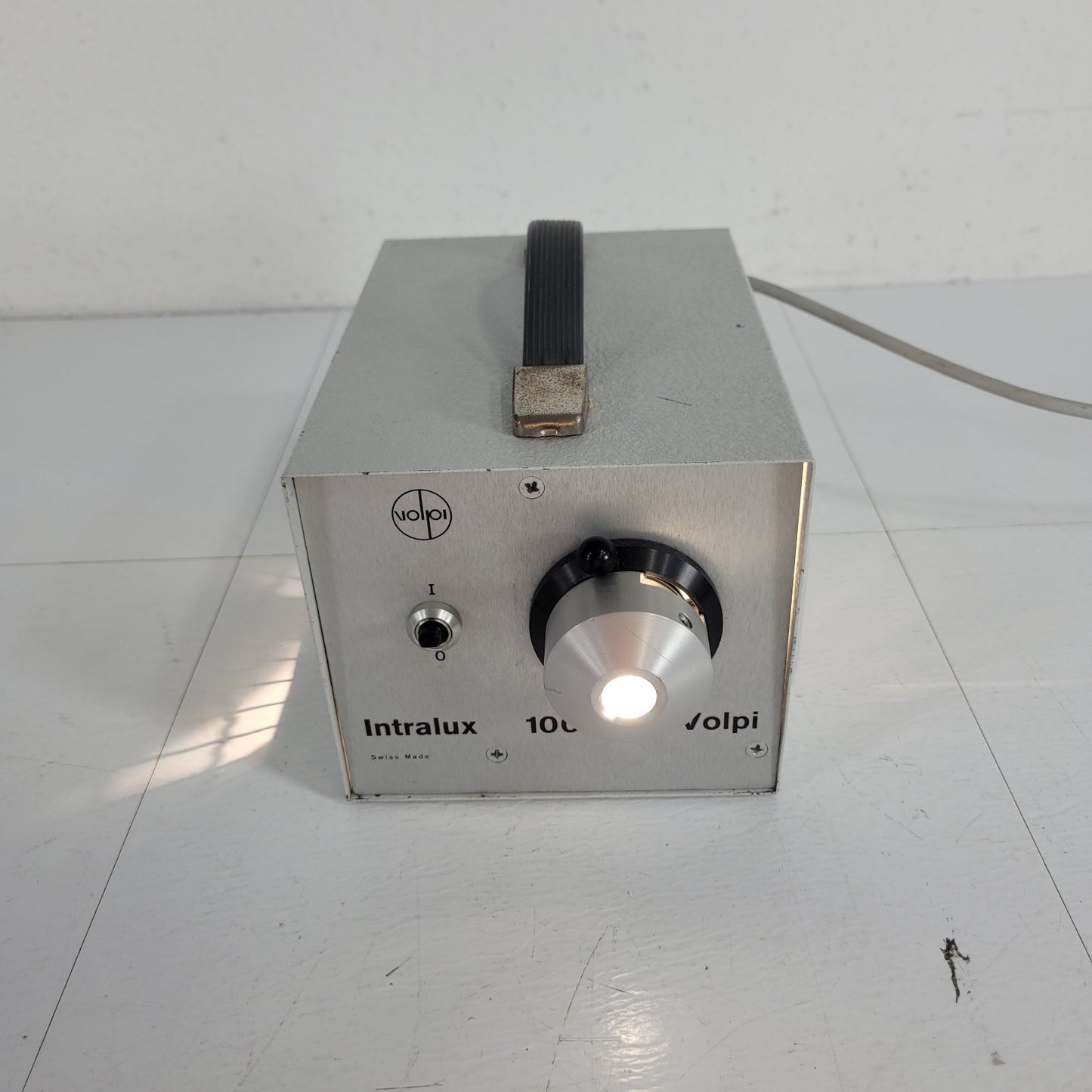 Volpi Intralux 100HL Portable Fiber Optic Illuminator Light Source 120V 50/60Hz