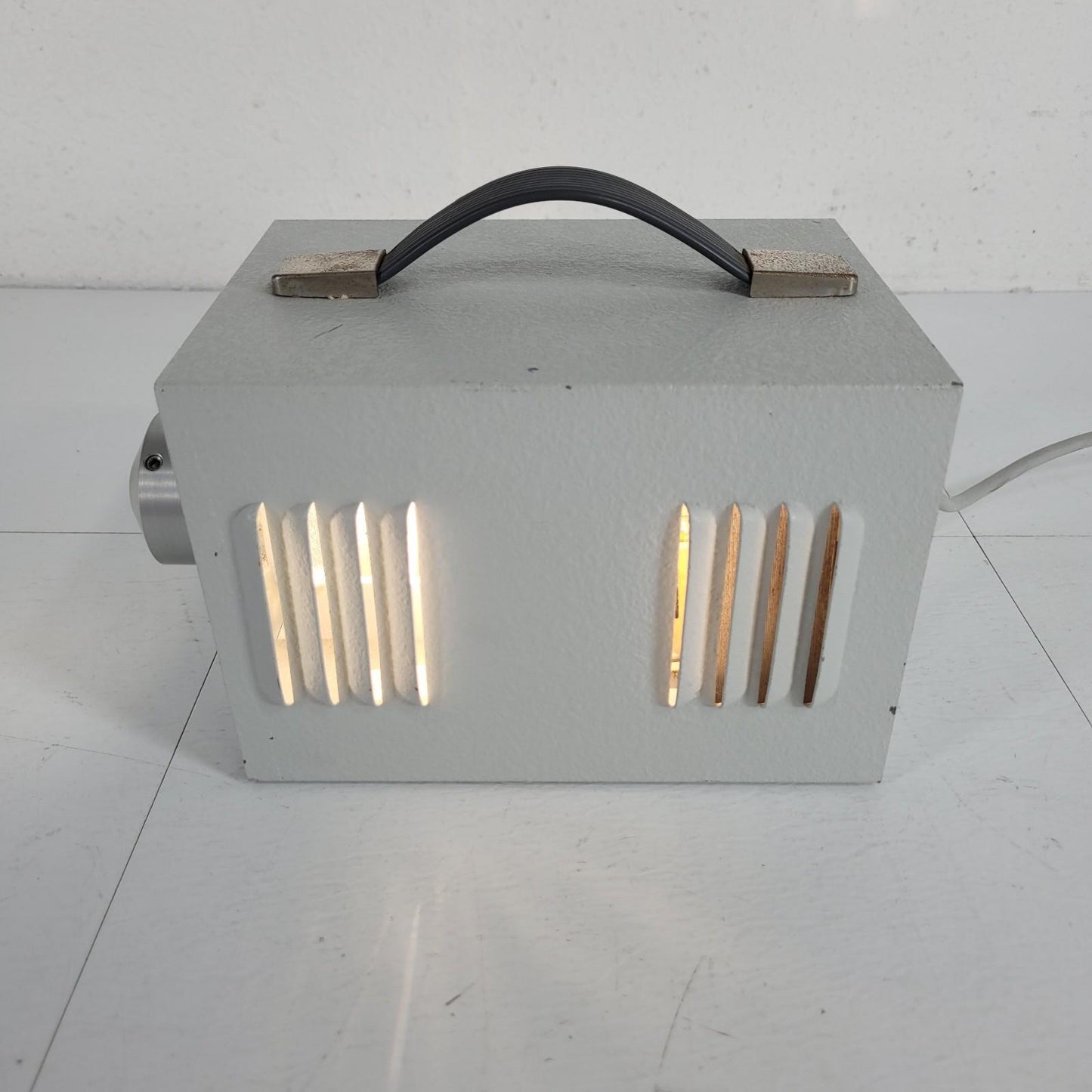 Volpi Intralux 100HL Portable Fiber Optic Illuminator Light Source 120V 50/60Hz