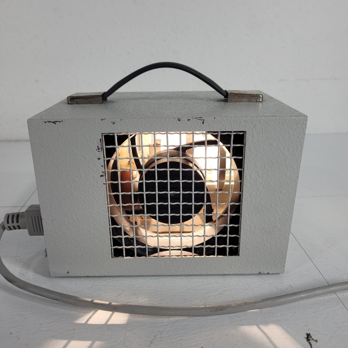 Volpi Intralux 100HL Portable Fiber Optic Illuminator Light Source 120V 50/60Hz